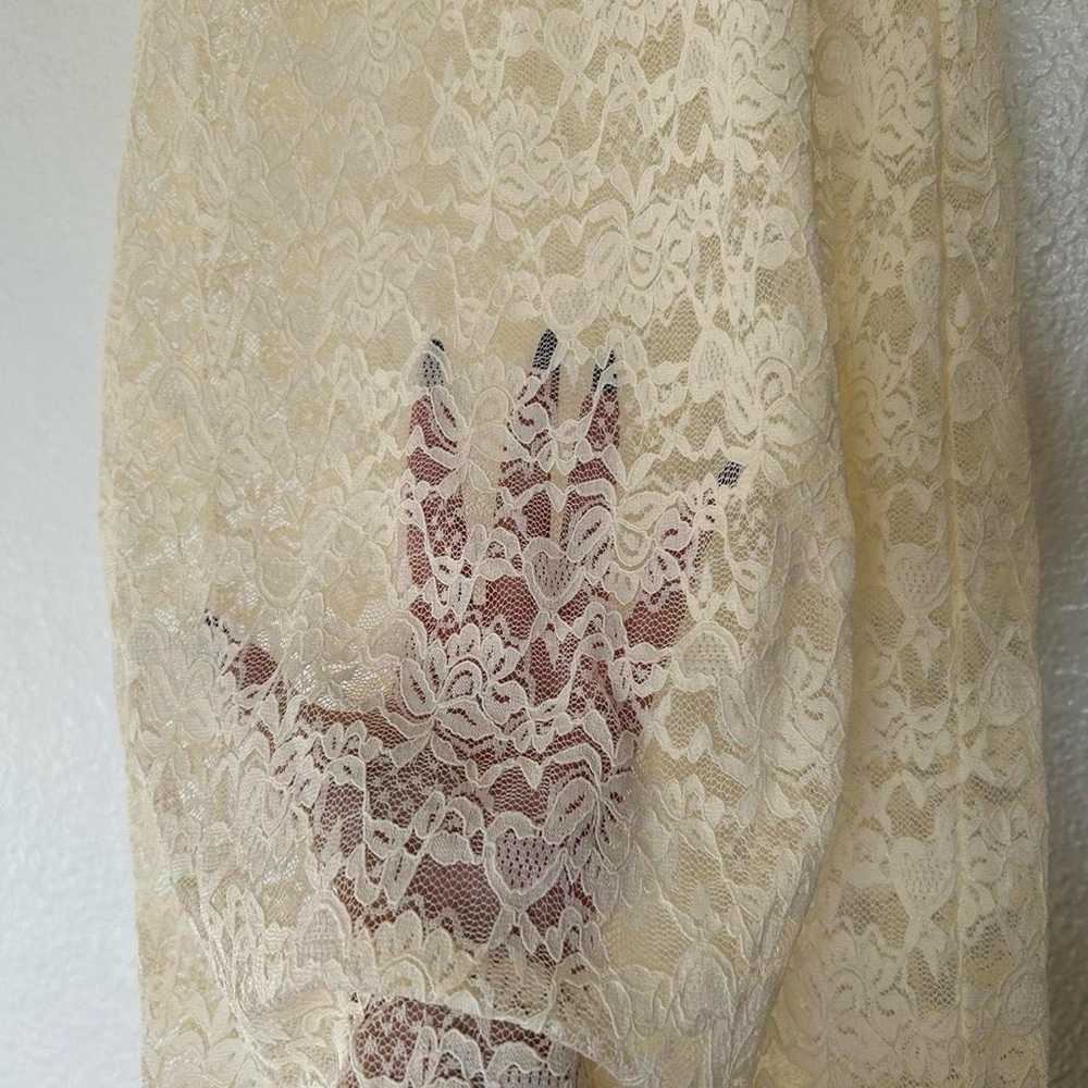Edikted Dori Lace Midi Dress - Picture 5 of 8